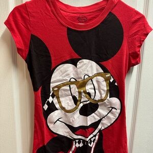 Disney Parks women's Red Mickey Mouse T-Shirt size S/ NWOT 971